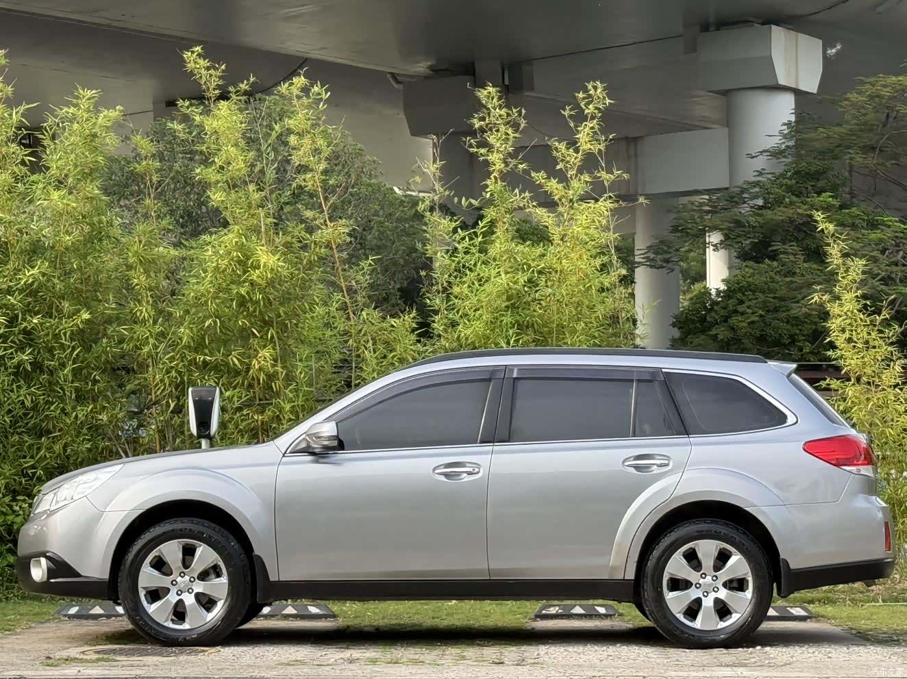 Subaru Outback, 2010 7