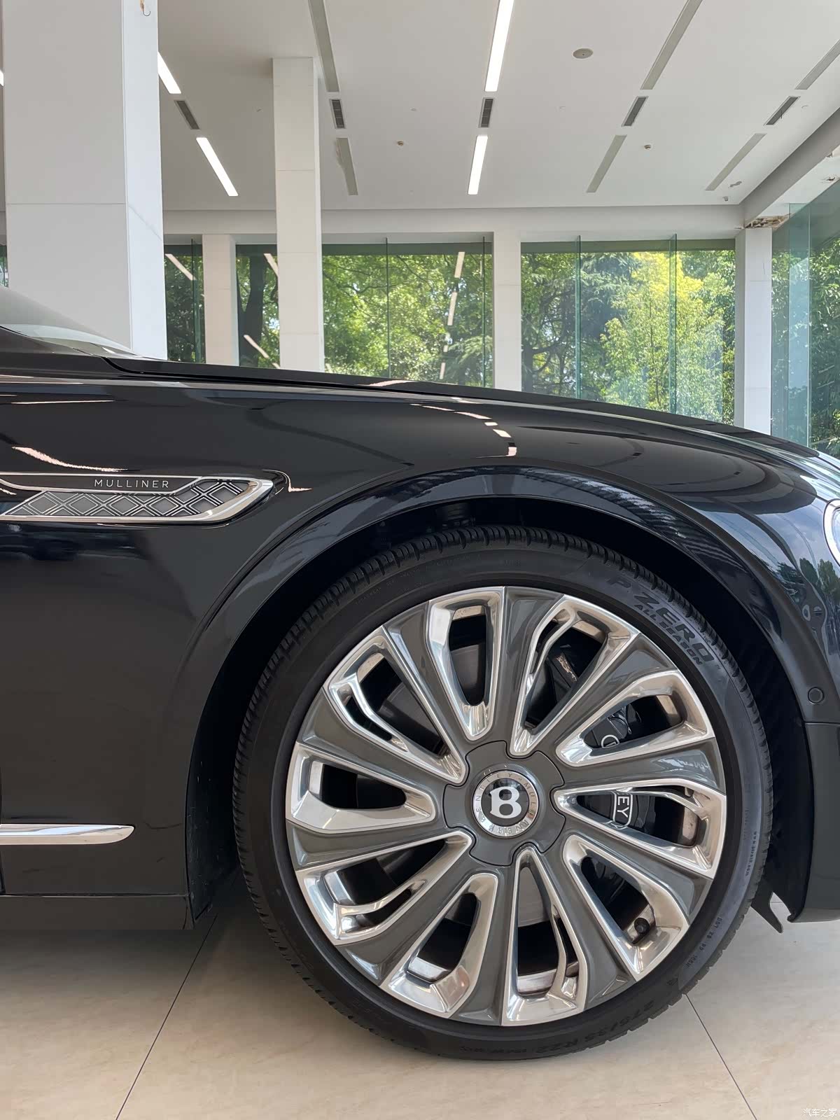 Bentley Flying Spur, 2022 3