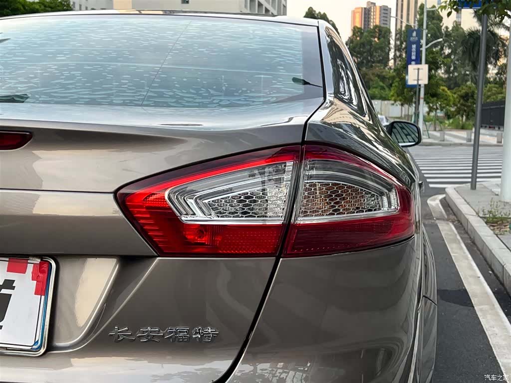 Ford Mondeo, 2011 26