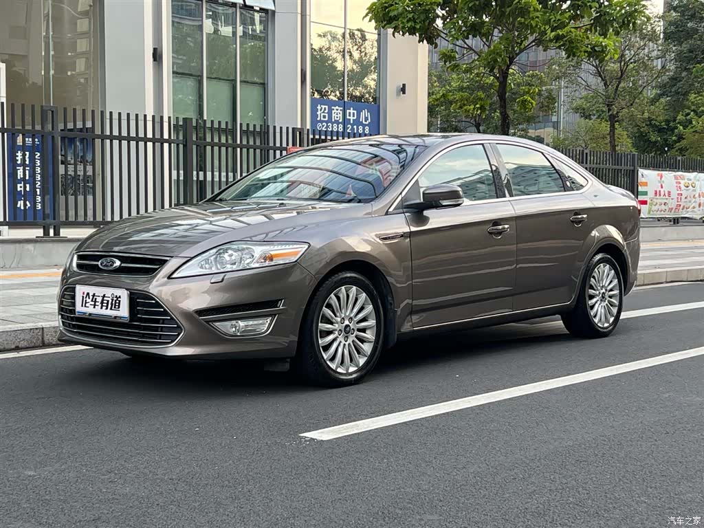 Ford Mondeo, 2011 1