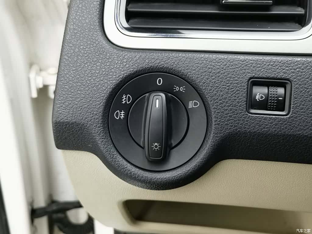 Skoda Rapid, 2014 21