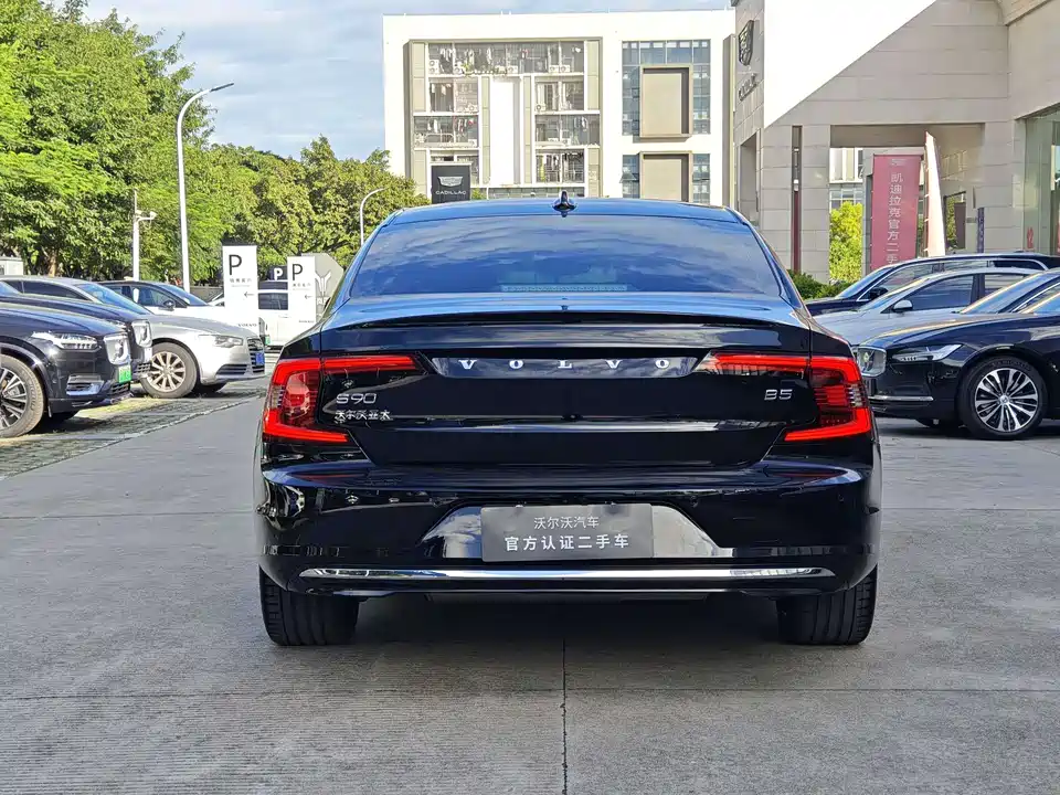 Volvo S90