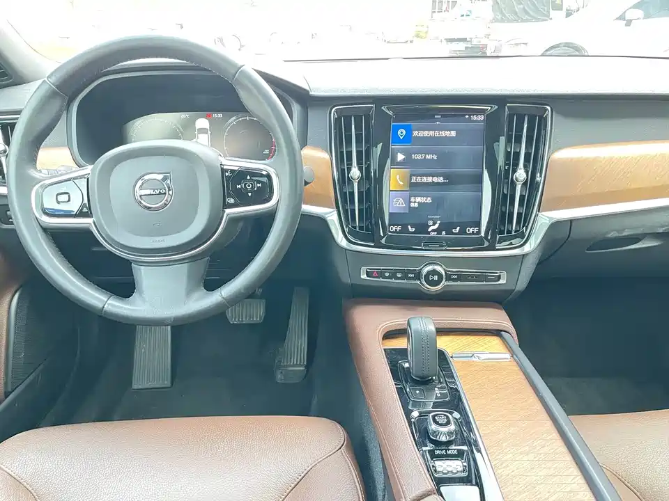 Volvo S90