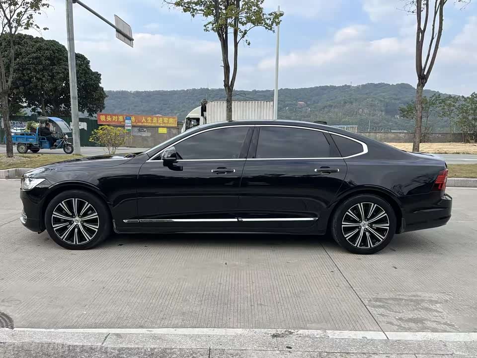 Volvo S90