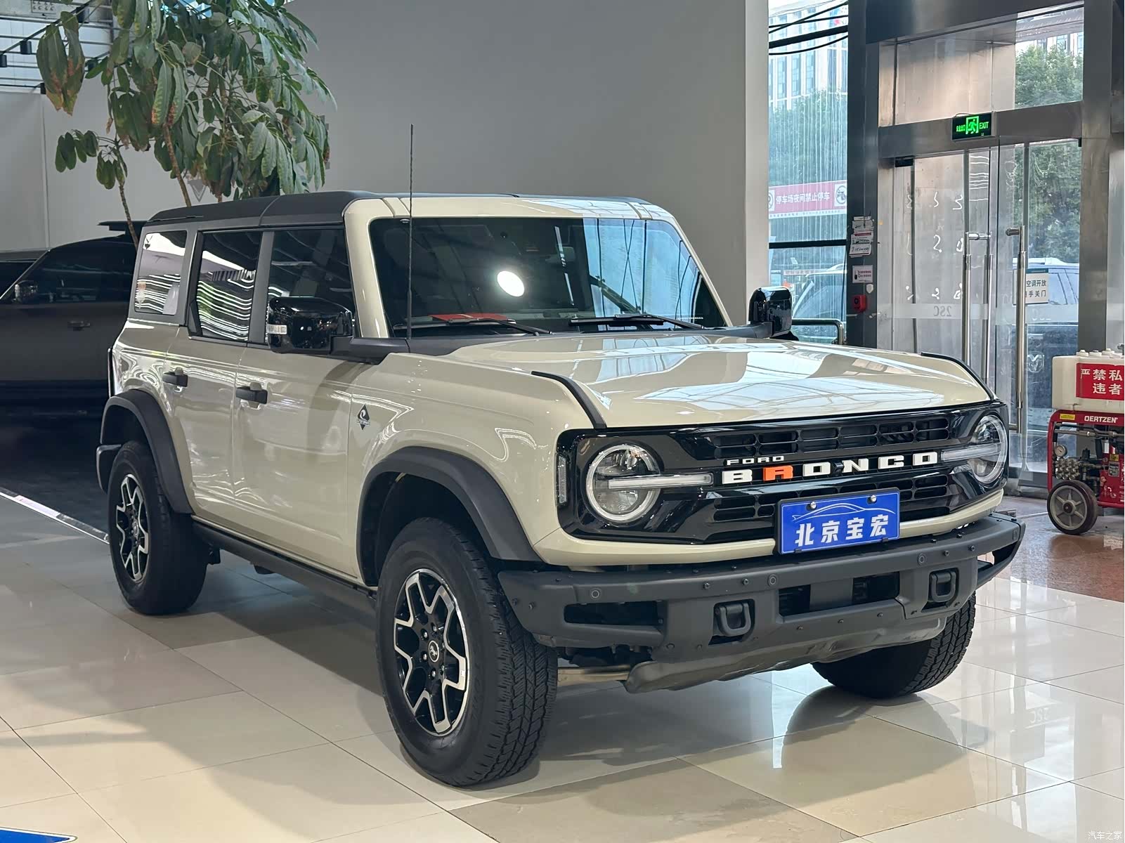 Ford Bronco, 2024 3