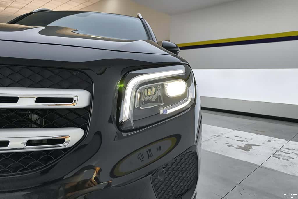 Mercedes-Benz GLB, 2023 все фото