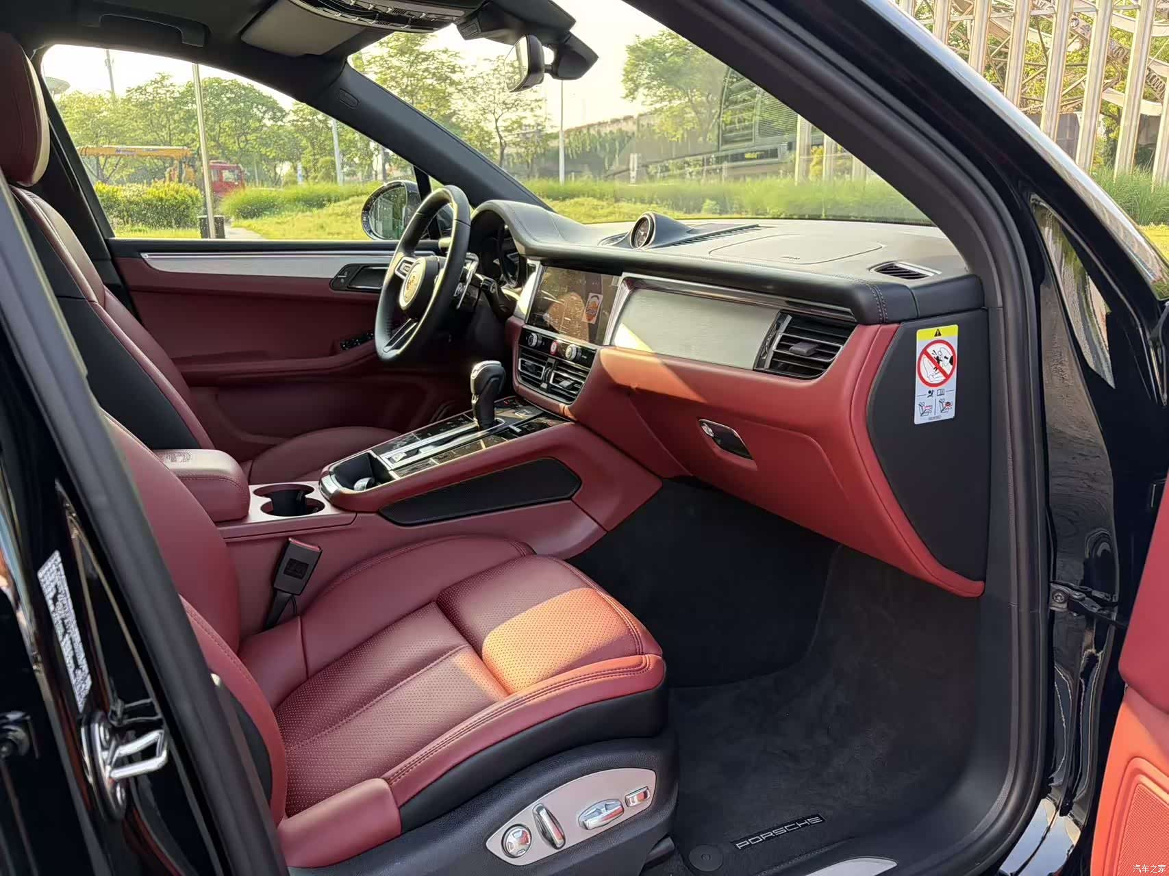 Porsche Macan, 1900 10