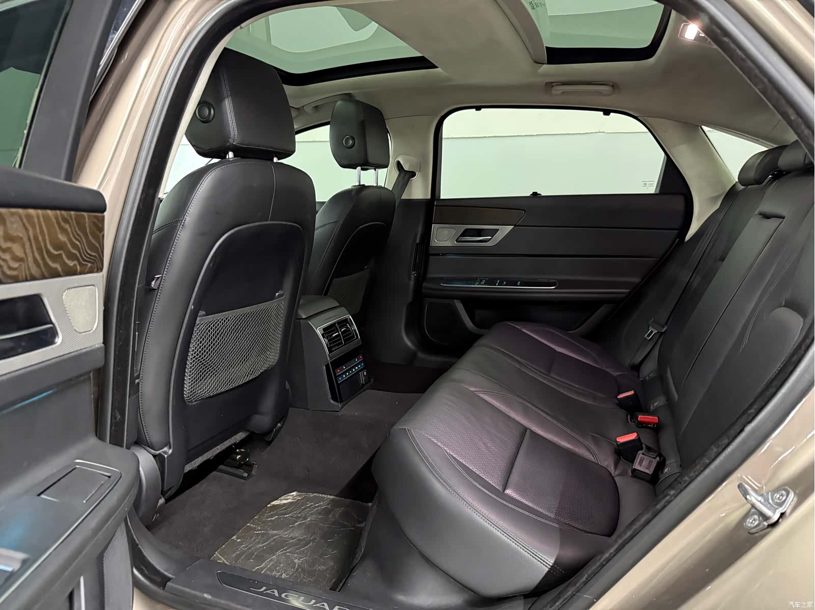 Land Rover XFL, 2017 11