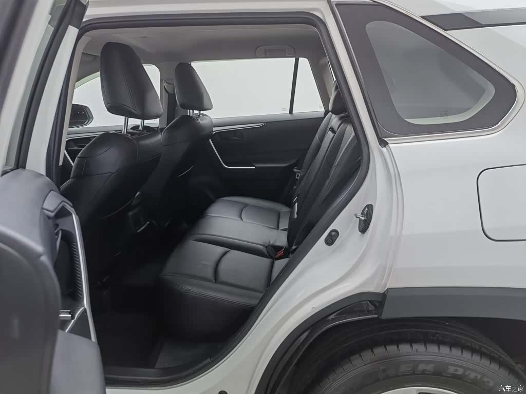Toyota RAV4, 2021 15