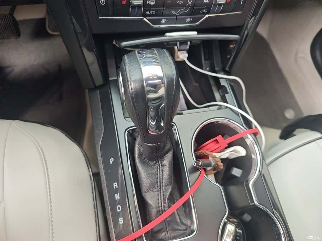 Ford Explorer, 2019 11