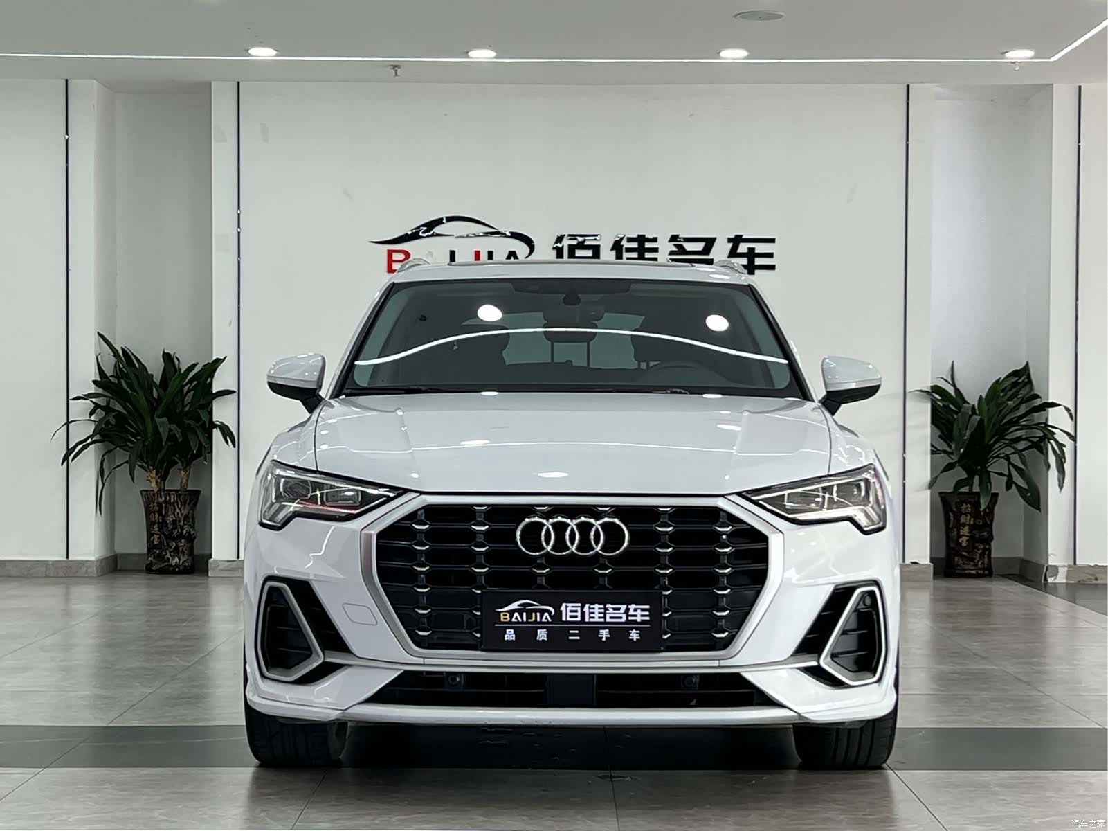 Audi Q3, 2022 2