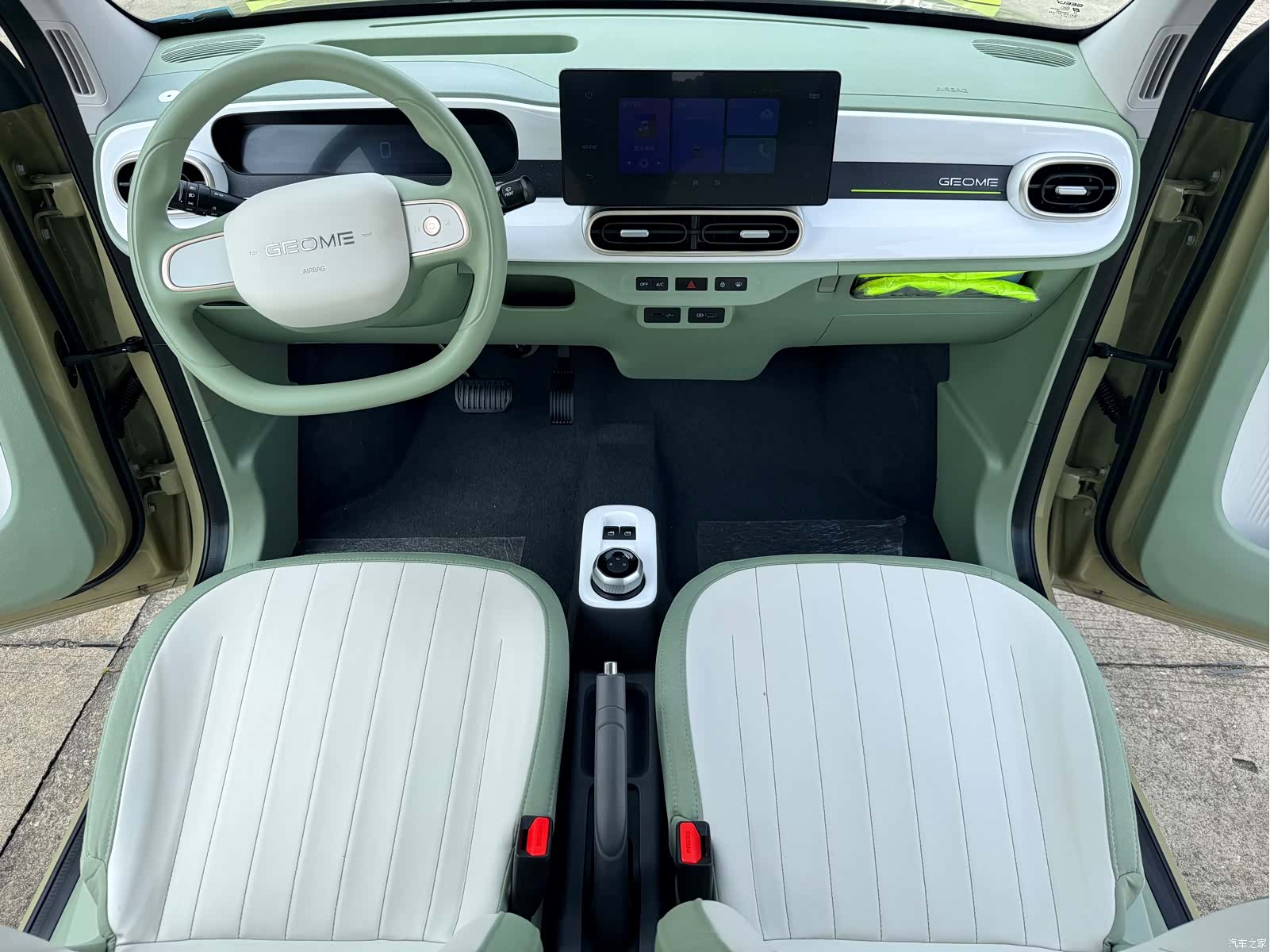 Geely Panda, 2025 15
