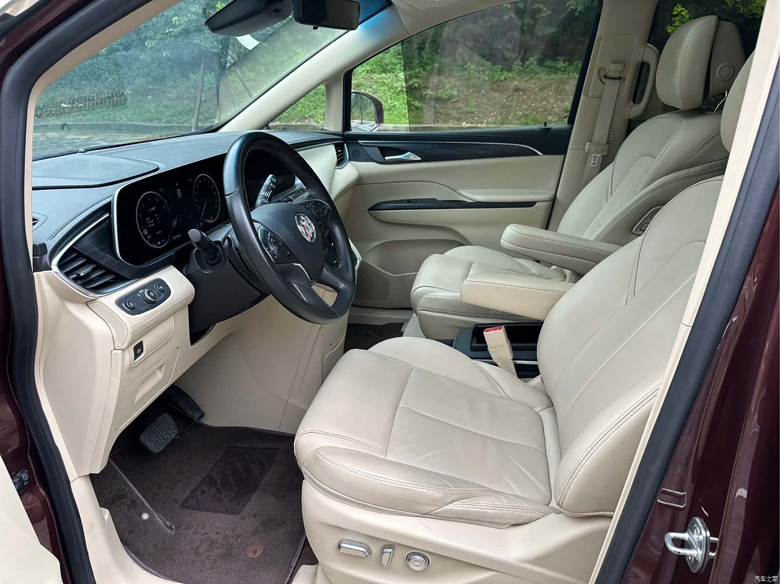 Buick GL8, 2022 4