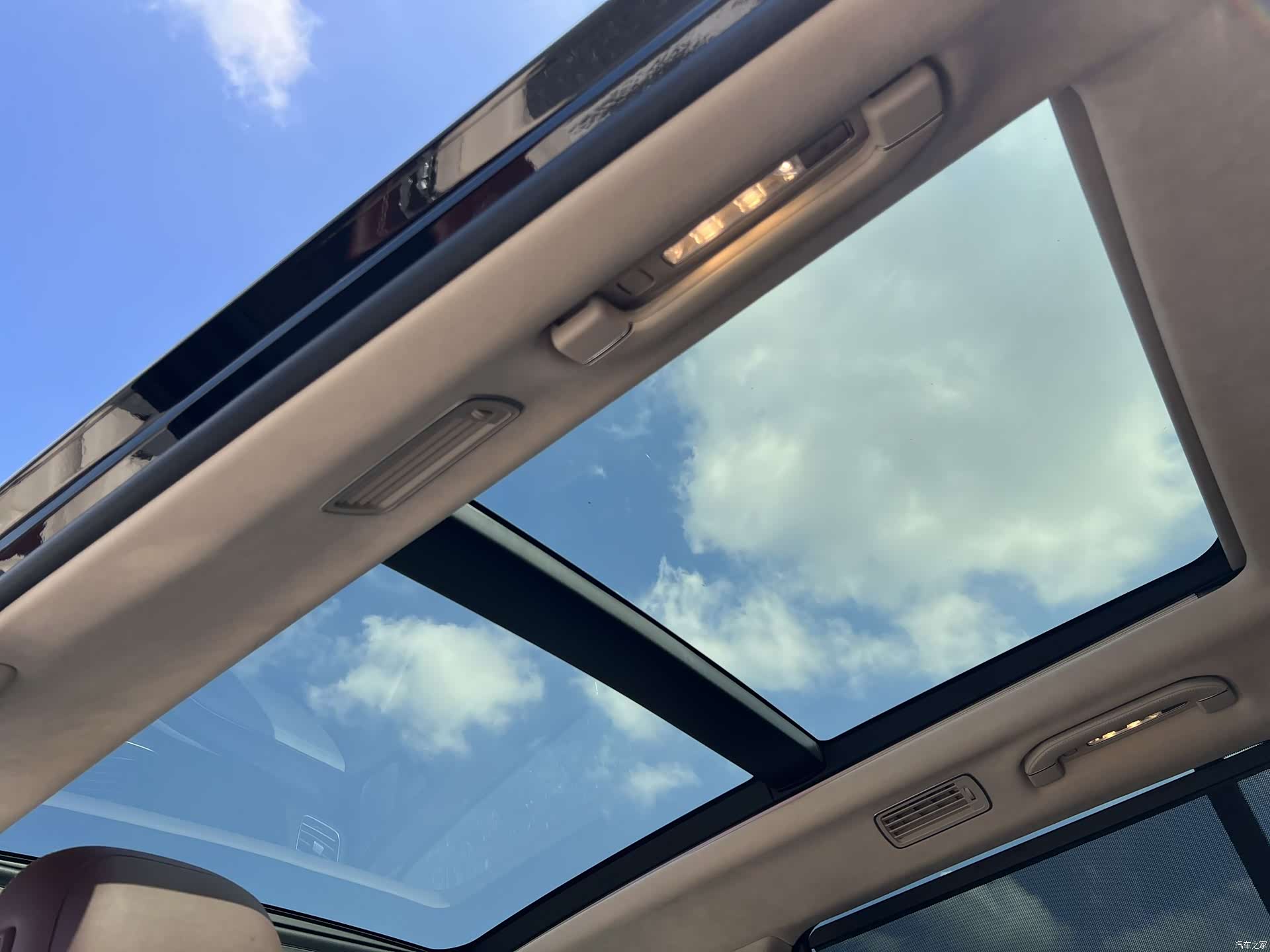 Maybach GLS, 2022 25