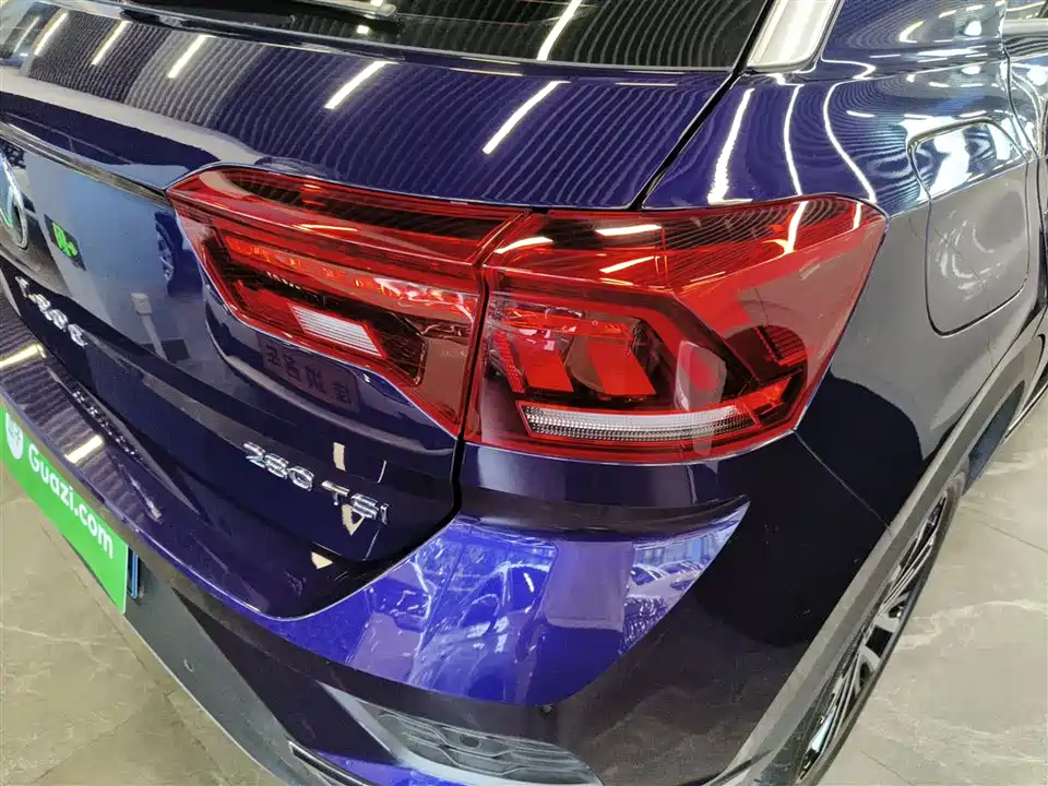 Volkswagen T-ROC exploring Songs