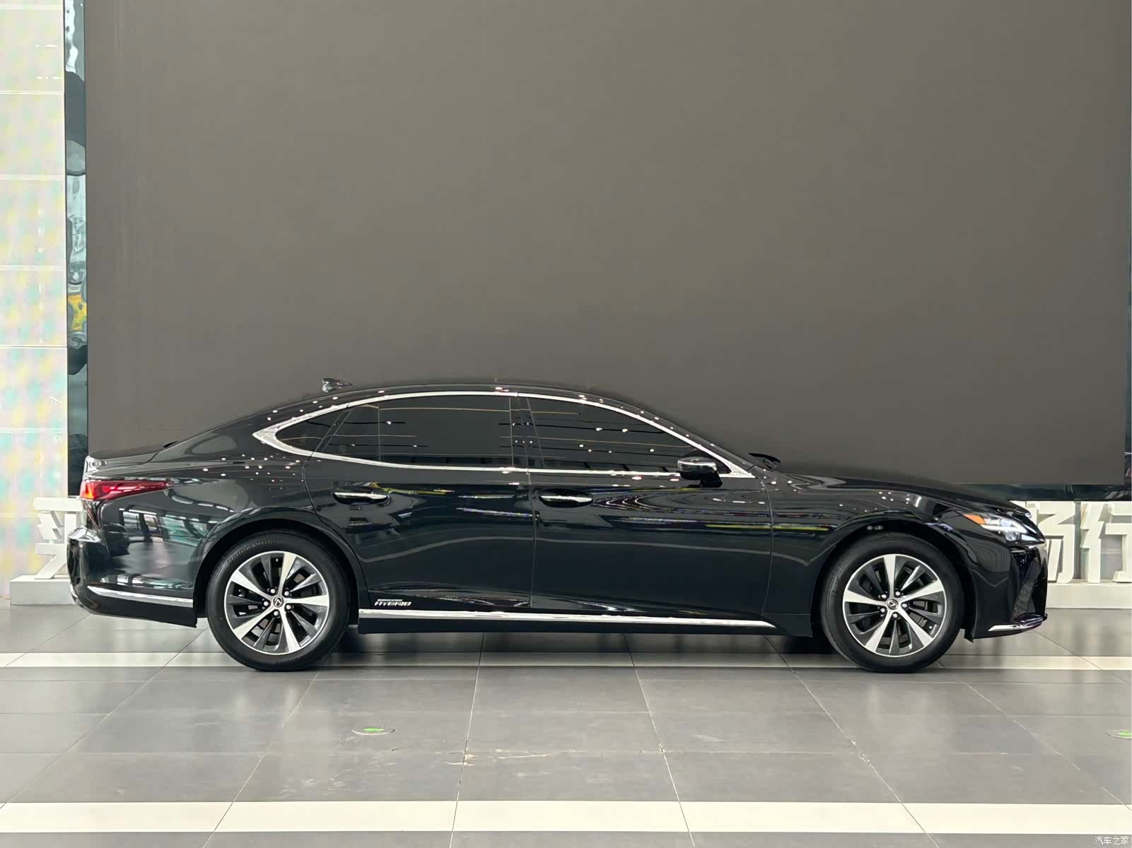 Lexus LS, 2021 7