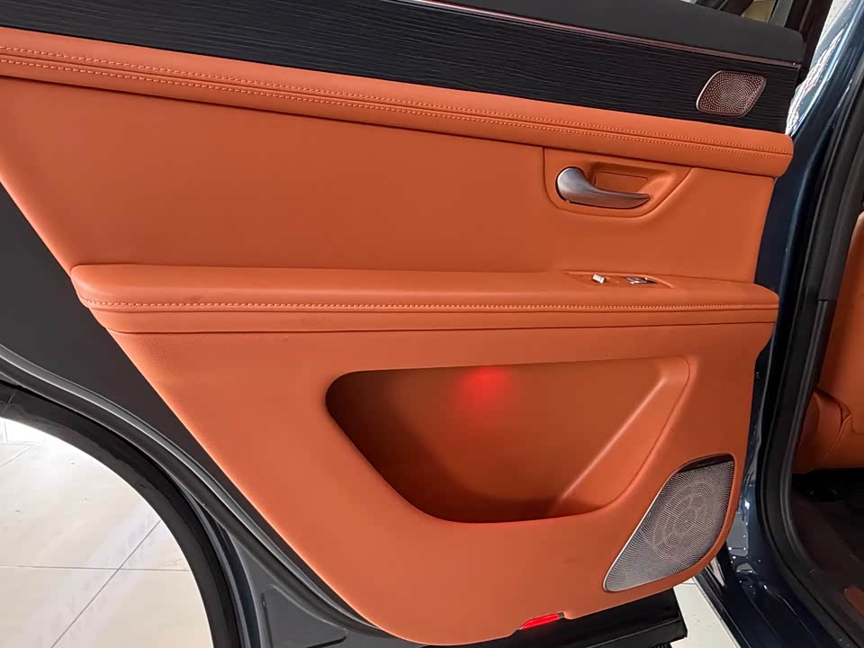 AITO Ask the world M7