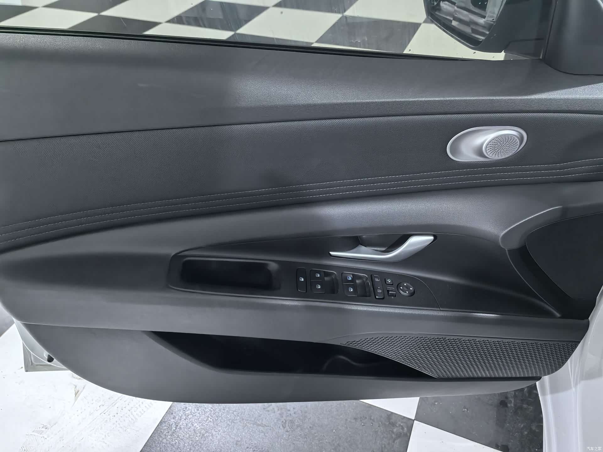 Hyundai Elantra, 2022 19