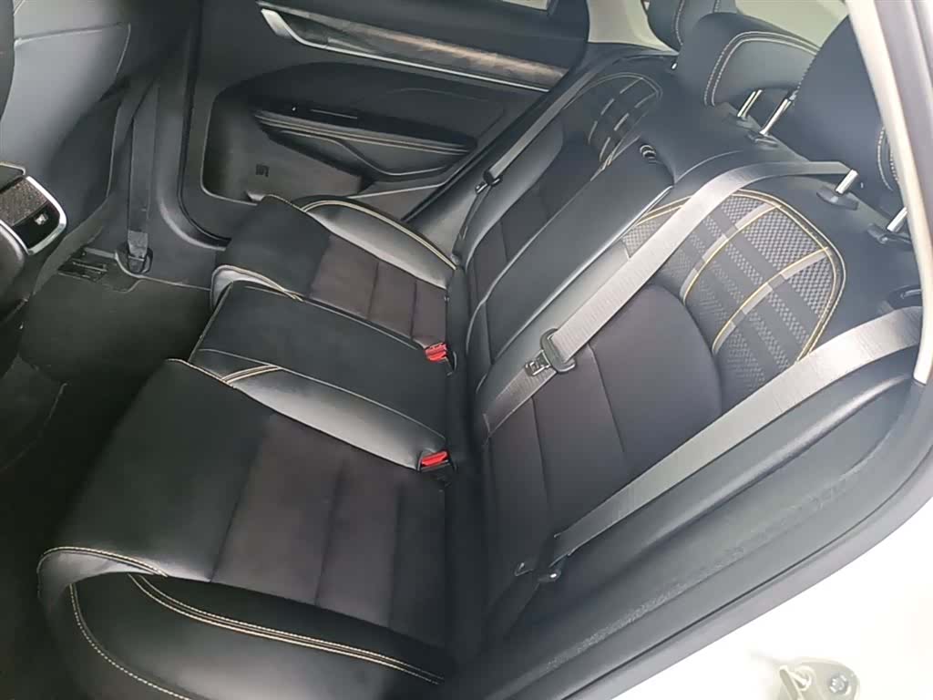 Geely Binray, 2021 17