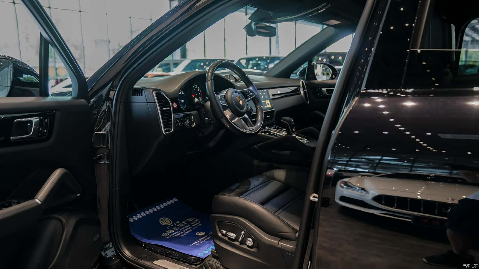Porsche Cayenne, 2020 все фото