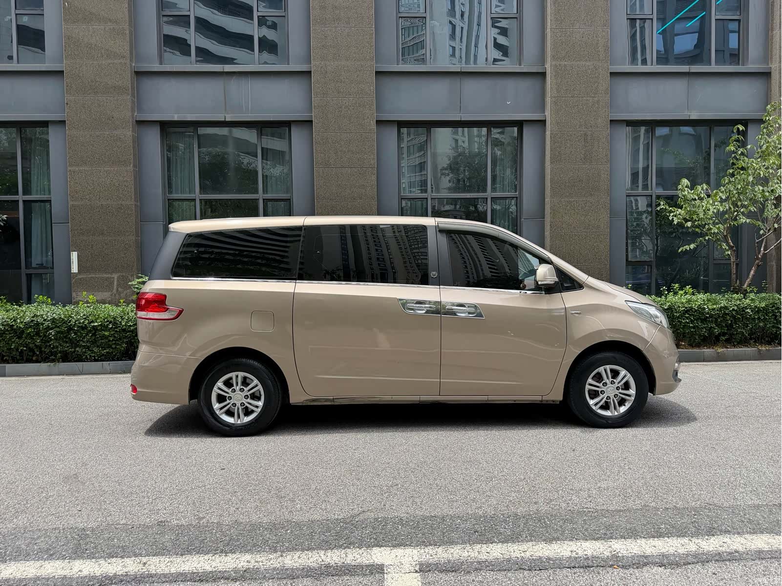 Maxus G10, 2017 4