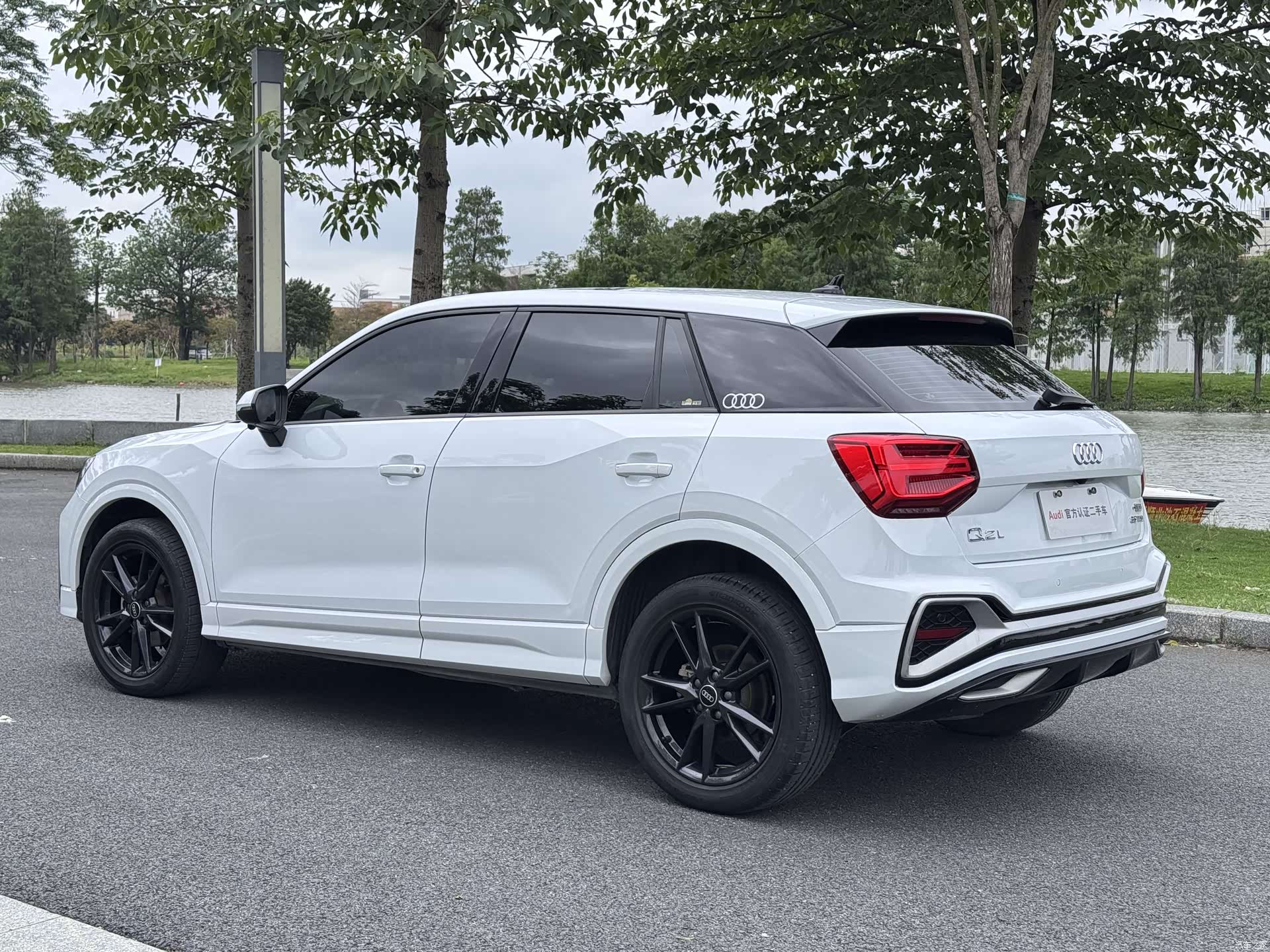 Audi Q2L, 2023 все фото