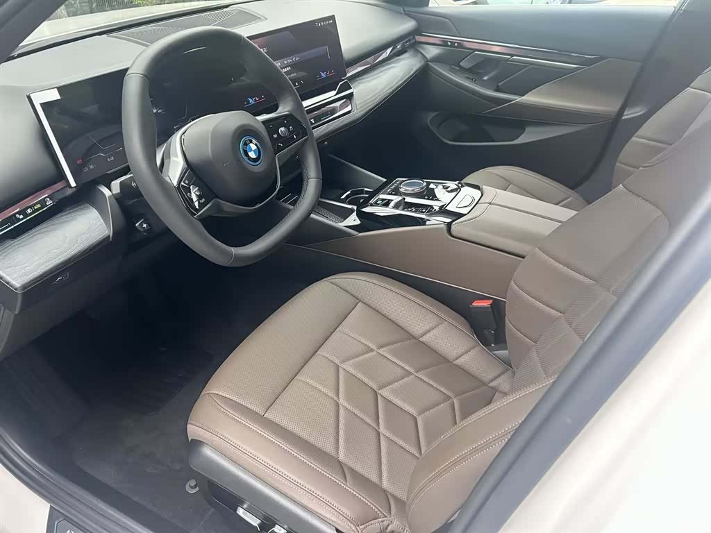 BMW i5, 2025 8