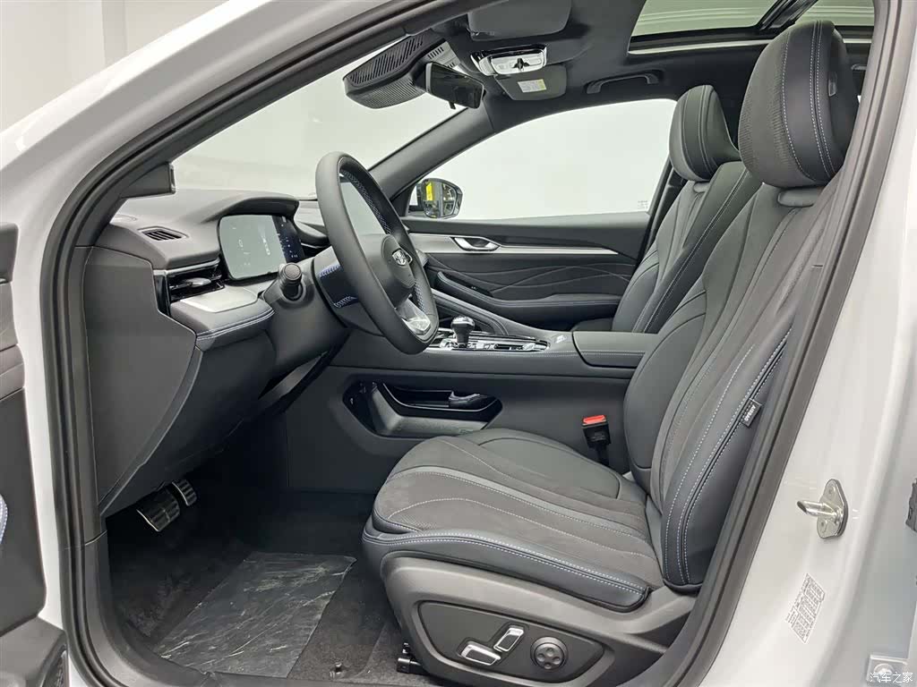 Geely Preface, 2026 14