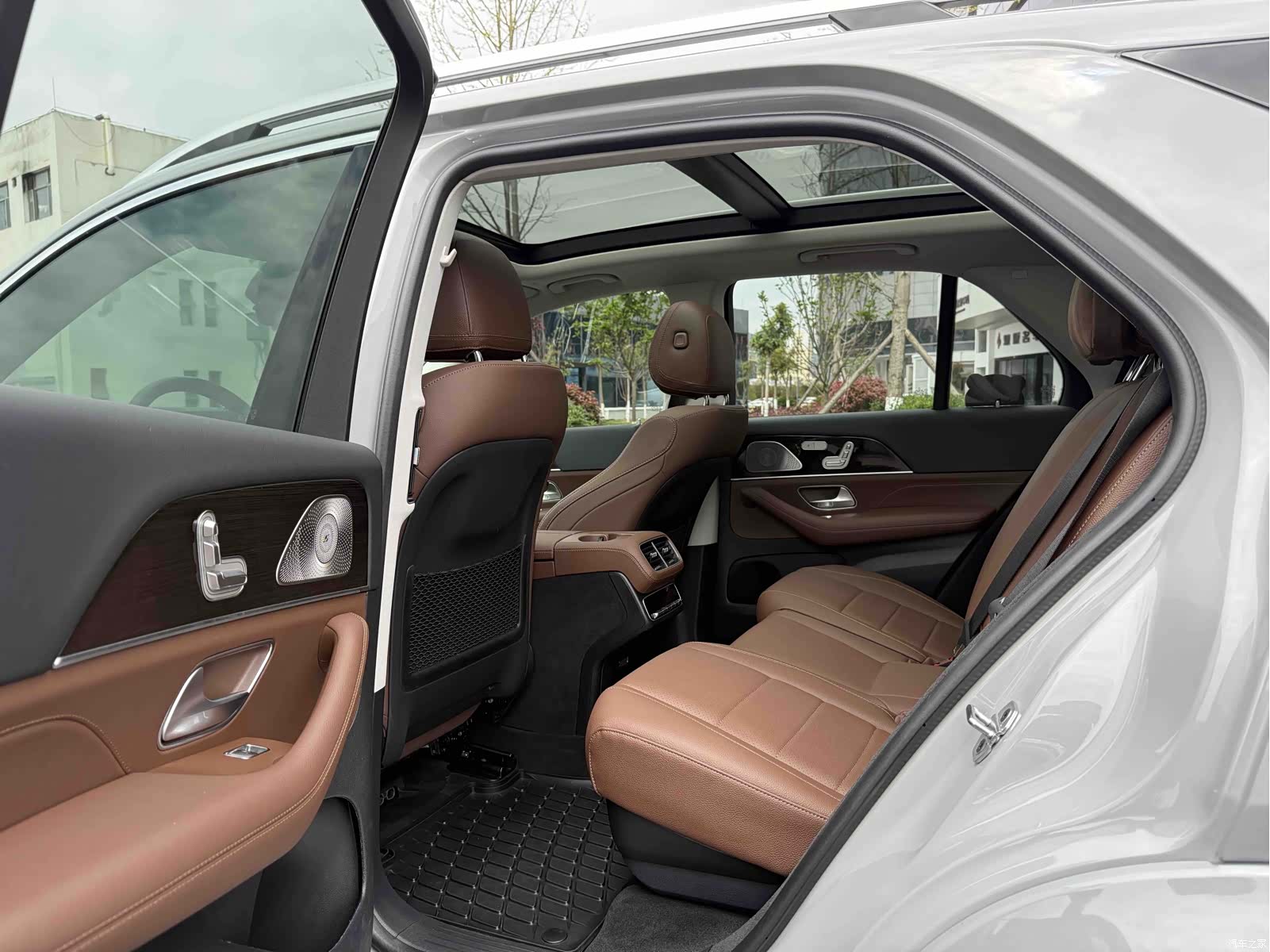 Mercedes-Benz GLE, 2024 12