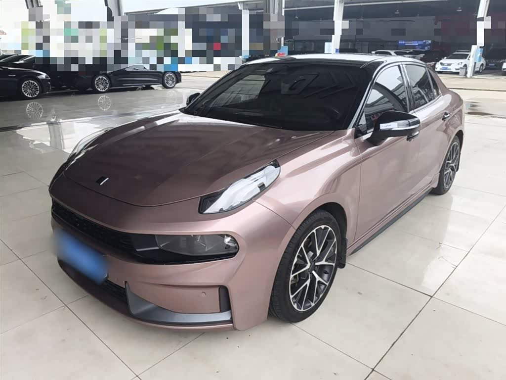 Lynk & Co 03