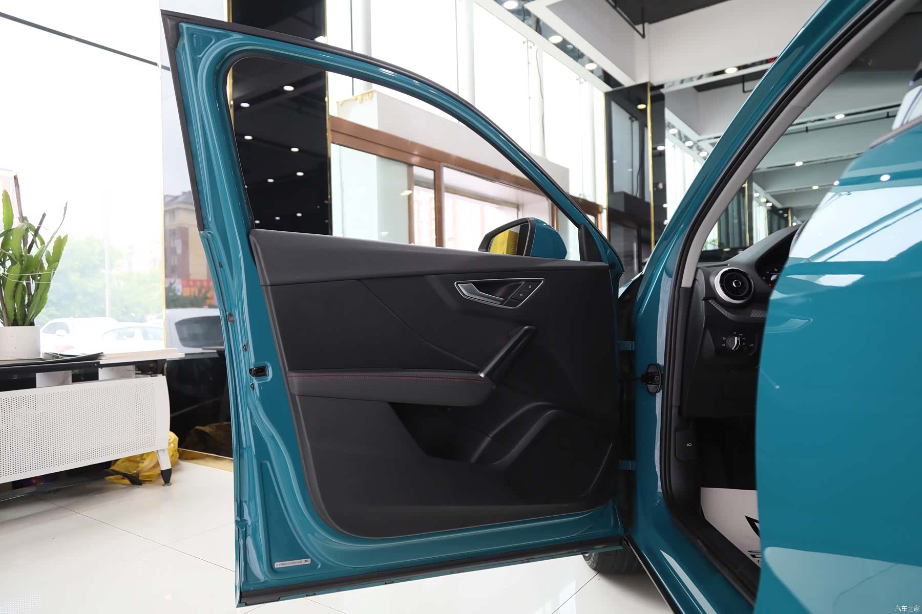 Audi Q2L, 2022 6