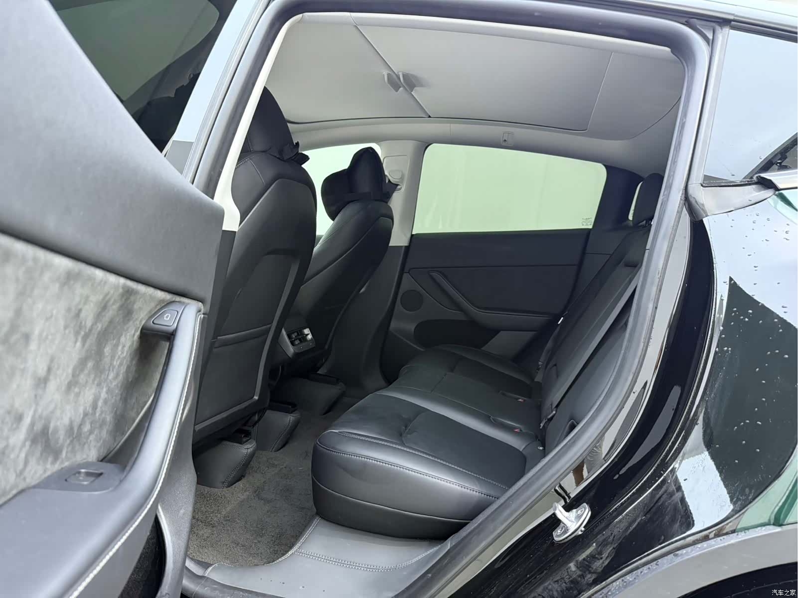 Tesla Model Y, 2023 10
