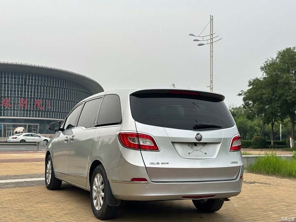 Buick GL8, 2012 6