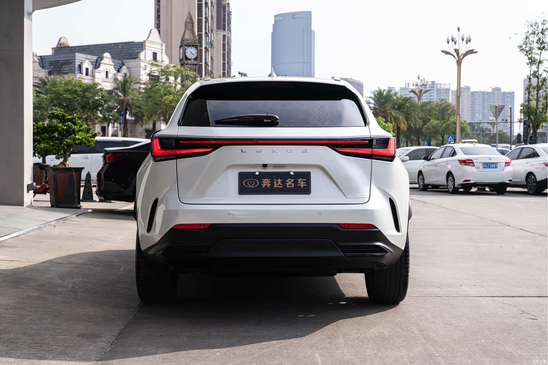 Lexus NX, 2023 все фото