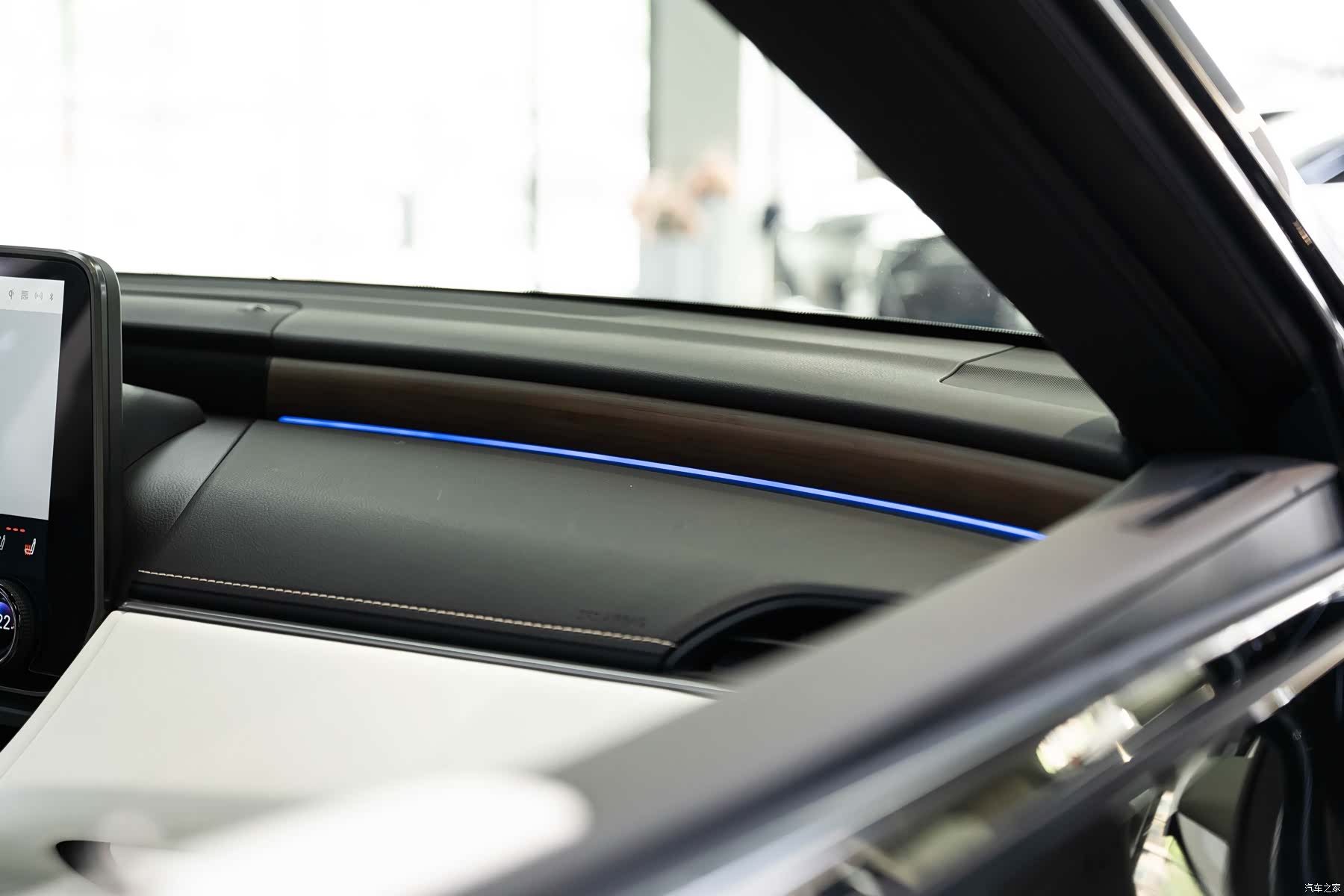 Lexus ES, 2025 19