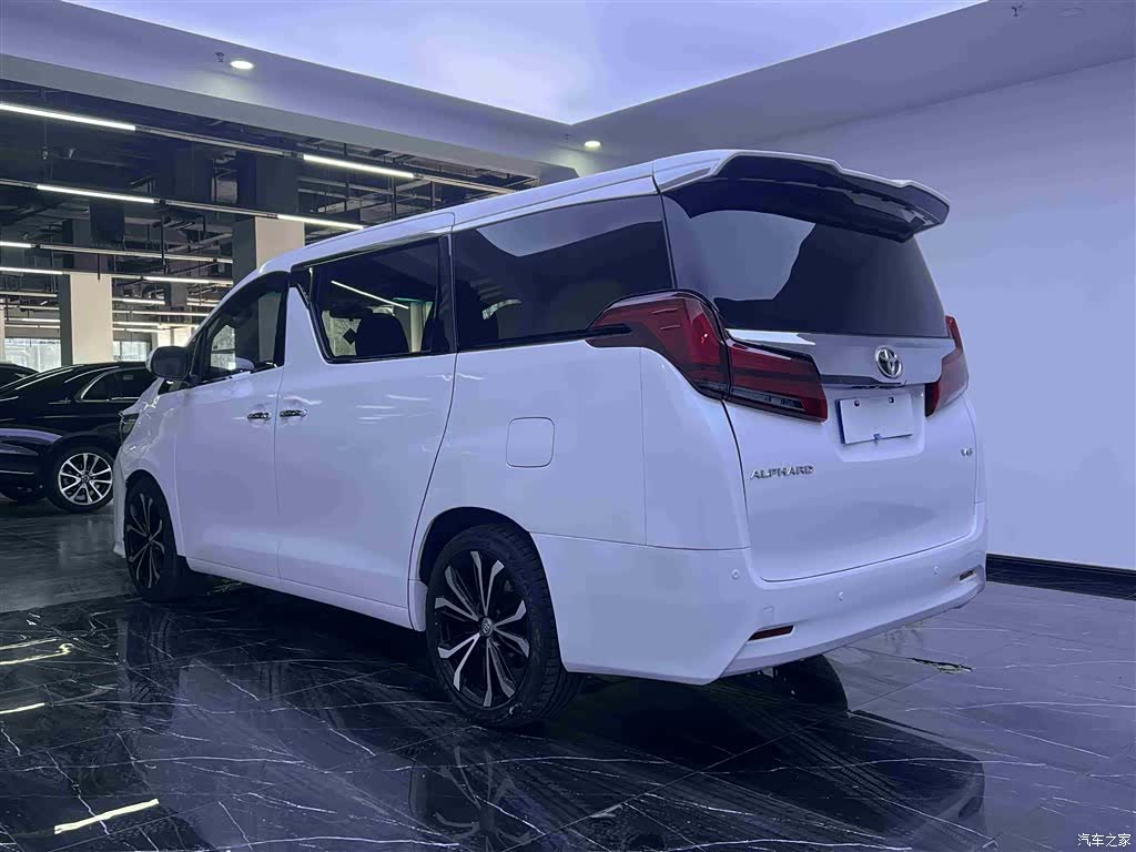 Toyota Alphard, 2011 21