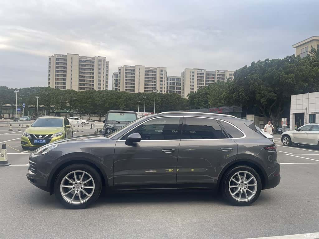 Porsche Cayenne, 2020 3