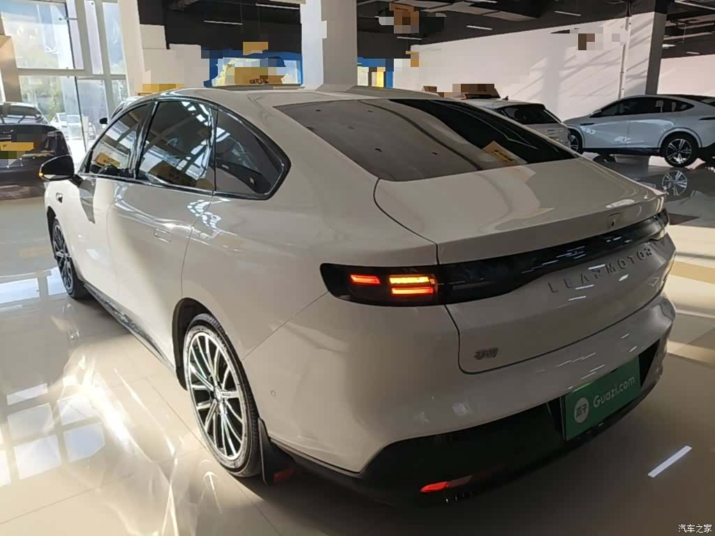 Leapmotor B01, 2026 все фото