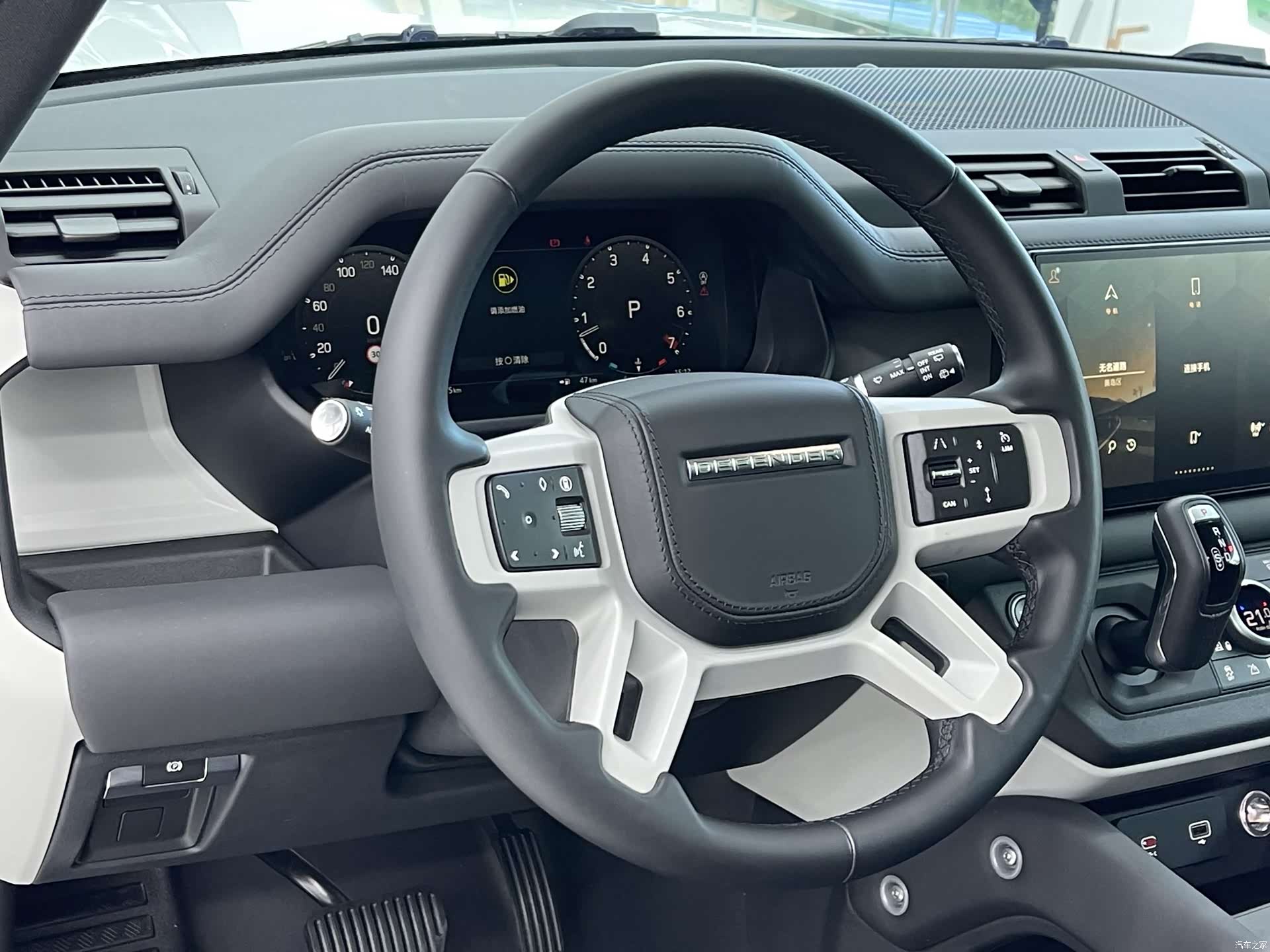 Land Rover Defender, 2024 7