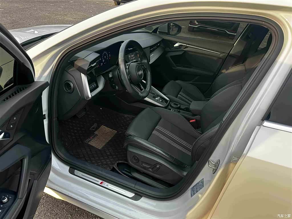 Audi A3, 2022 все фото