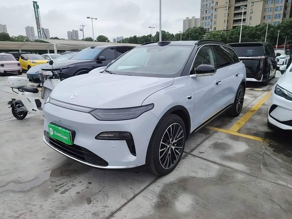Leapmotor C11