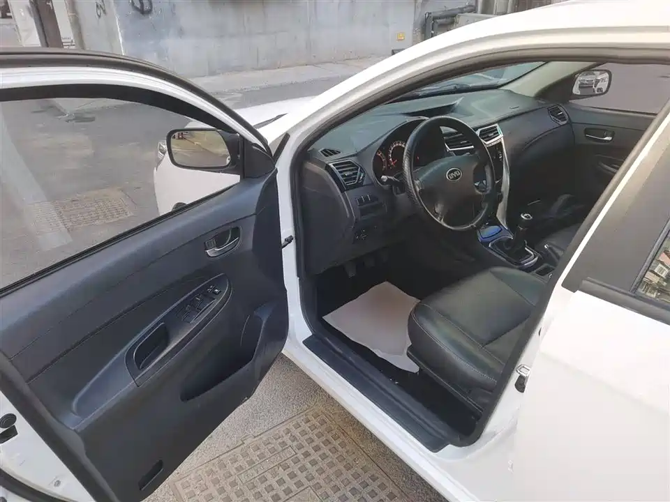 BYD F3