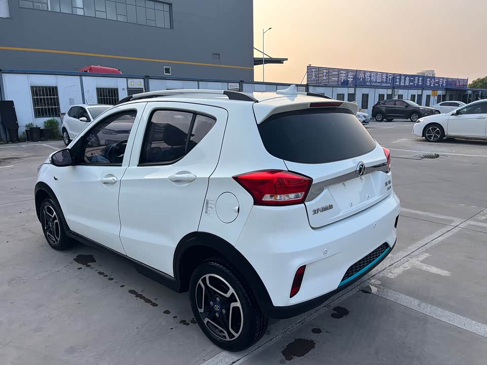 BAIC EC3