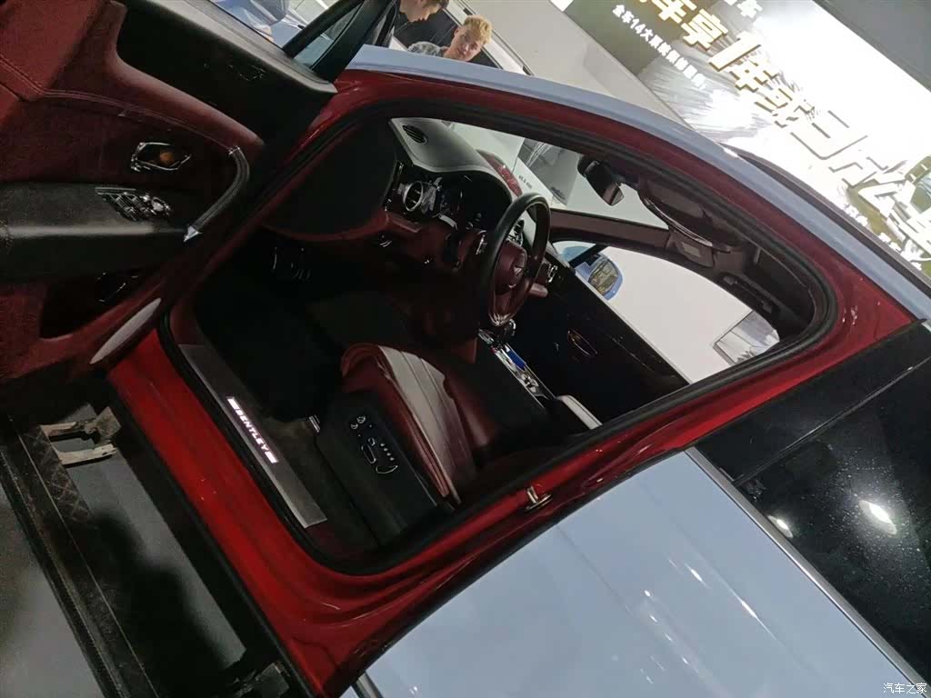 Bentley Bentayga, 2018 все фото