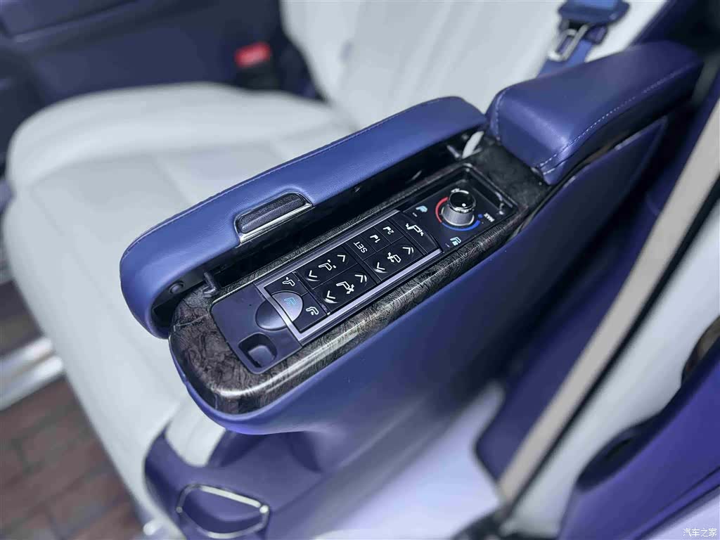 Toyota Alphard, 2011 13