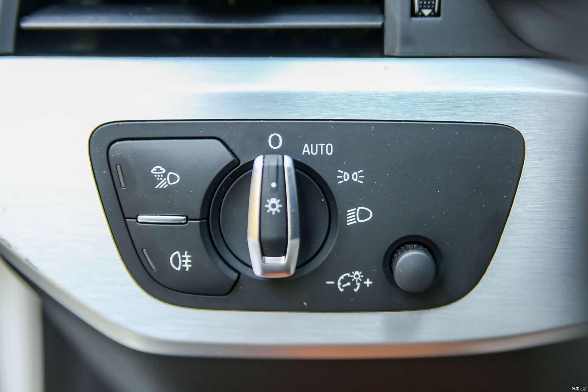 Audi A4L, 2021 32
