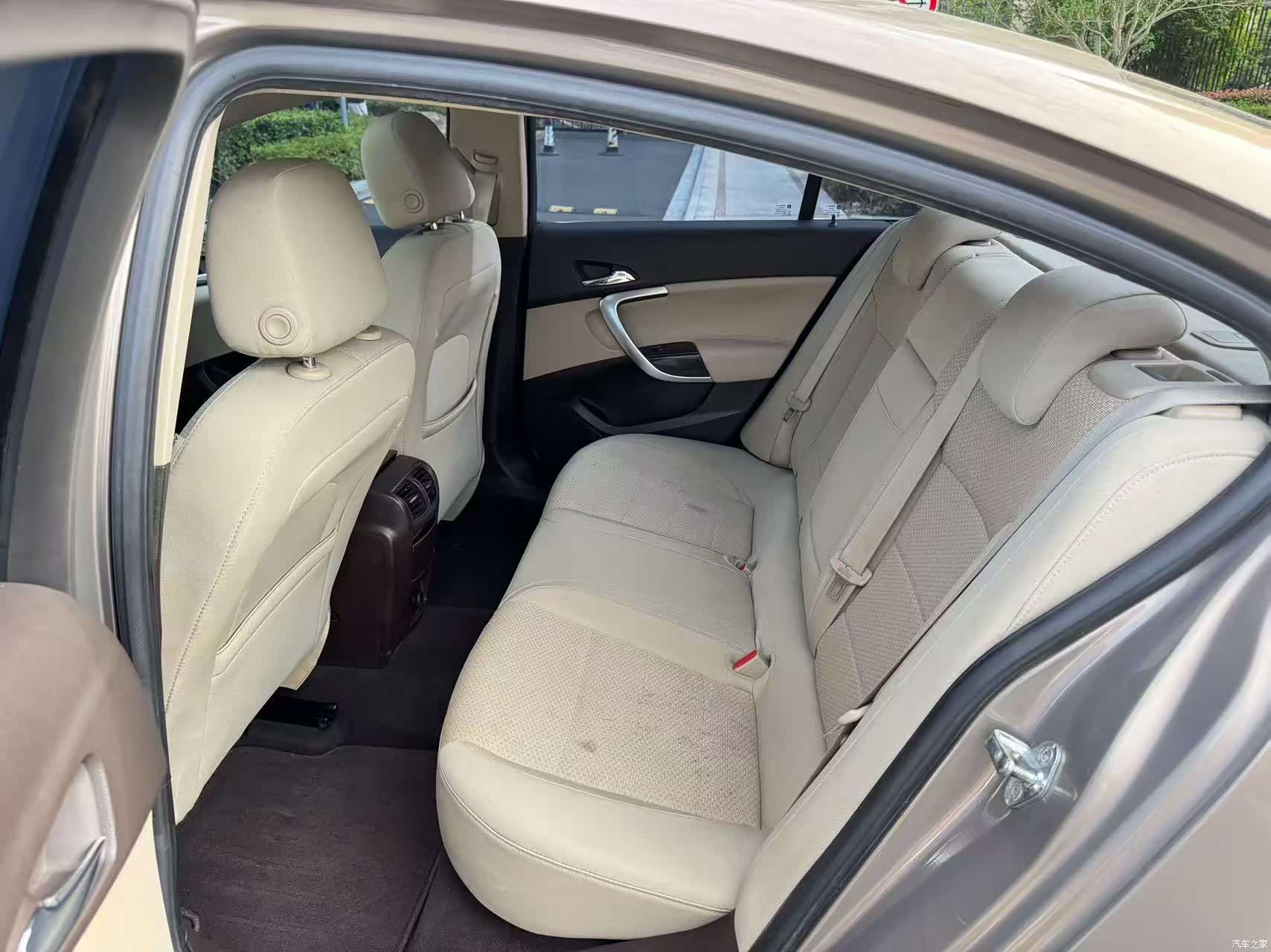 Buick Regal, 2011 9