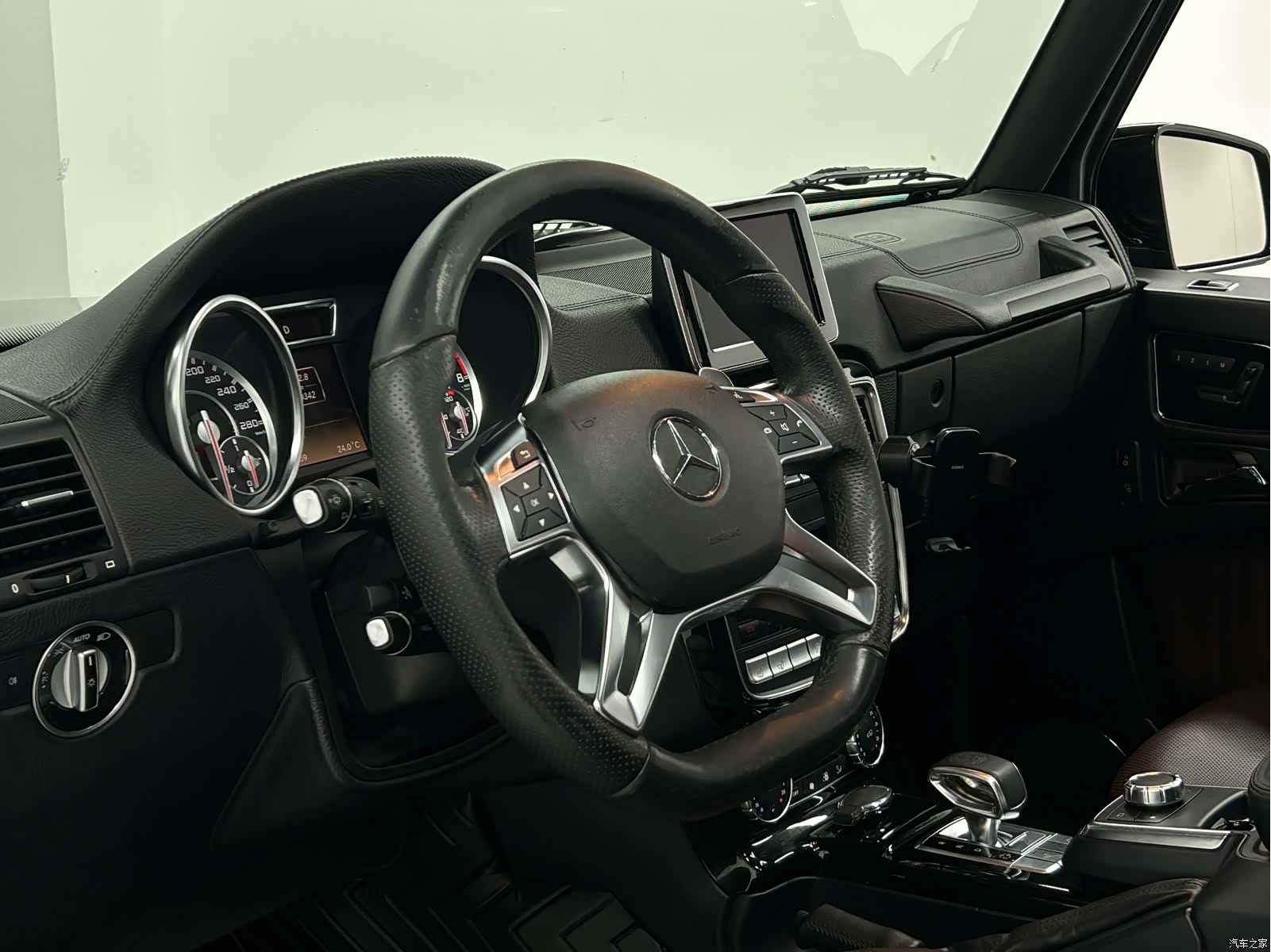 Mercedes-Benz G-Class, 2016 11