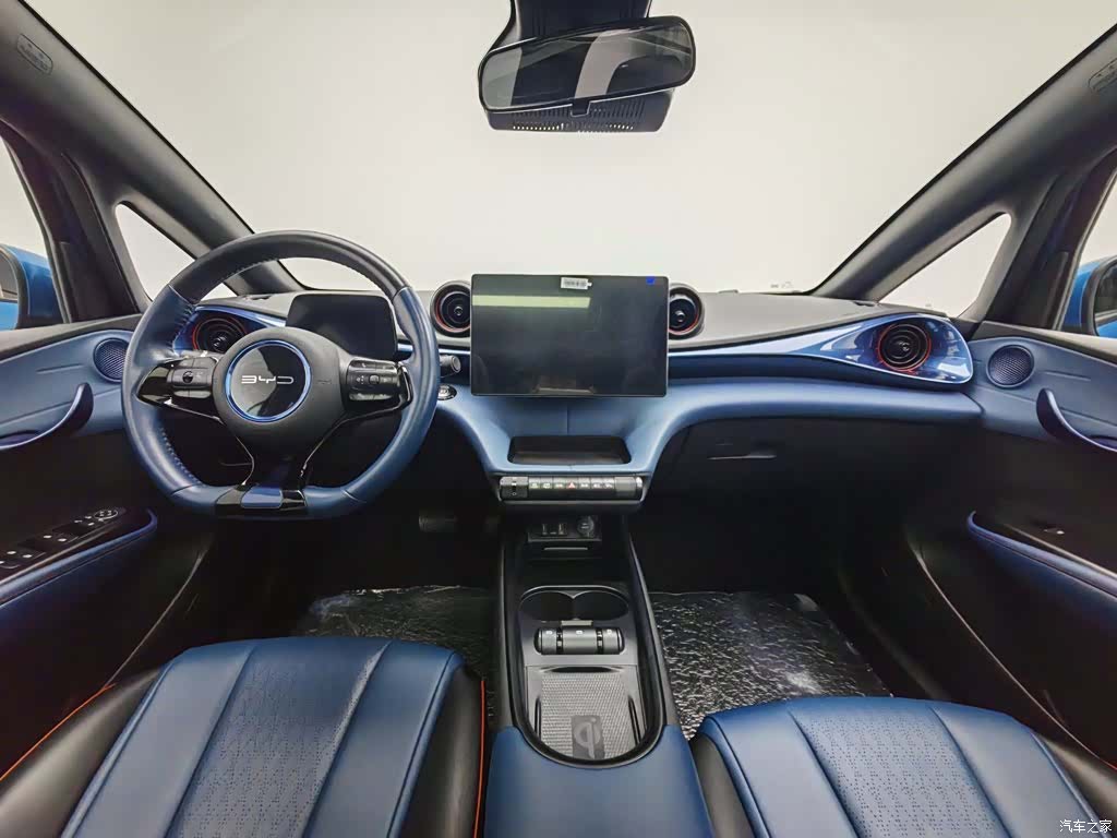 BYD Dolphin, 2022 все фото