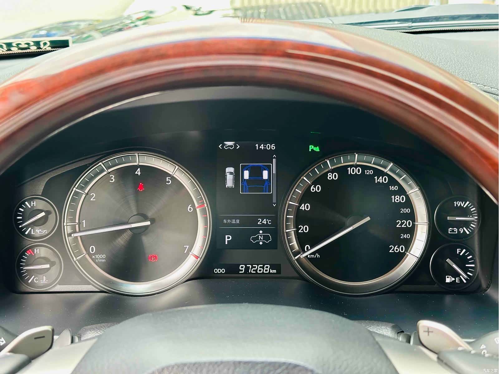 Lexus LX, 2021 9